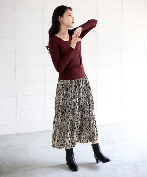 Bou Jeloud（ブージュルード）の「アロエ加工◆ヘンリーリブプルオーバー（ニット/セーター・レディース・チャコールグレー/パープル/ブラウン/イエロー/ブラック・FREE）」の11枚目の写真