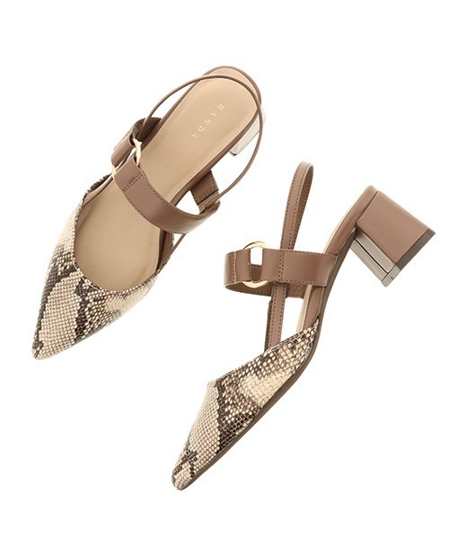 RANDA（ランダ）の「ベルトミュールパンプス（パンプス・レディース・ブラック/クリーム/グレイッシュベージュ/パイソン・LL/M/L/S）」の12枚目の写真