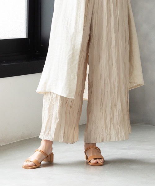 MODE ROBE(モードローブ)の「スクエアトゥダブルラインサンダル(サンダル・レディース・ブラック/イエロー/アイボリー/キャメル/ピンク系その他・24.5㎝/23㎝/24㎝/25㎝/22.5㎝/23.5㎝)」の10枚目の写真