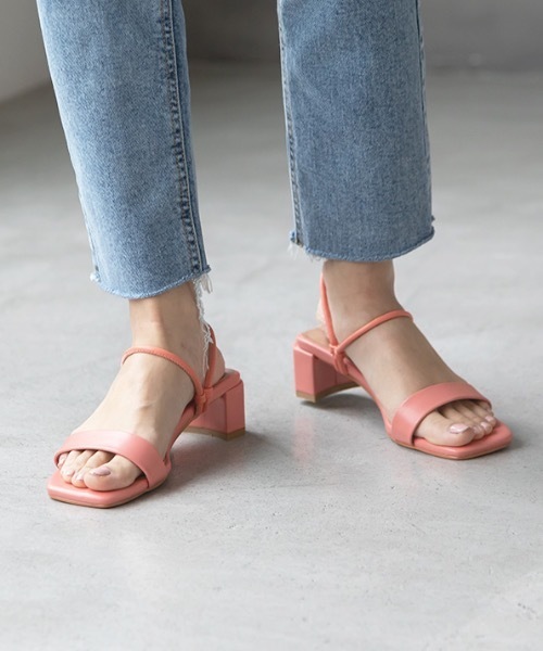 MODE ROBE(モードローブ)の「スクエアトゥダブルラインサンダル(サンダル・レディース・ブラック/イエロー/アイボリー/キャメル/ピンク系その他・24.5㎝/23㎝/24㎝/25㎝/22.5㎝/23.5㎝)」の11枚目の写真