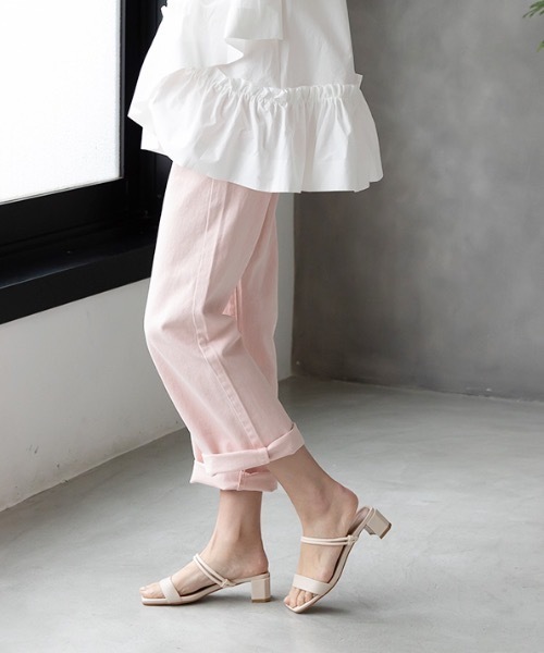 MODE ROBE(モードローブ)の「スクエアトゥダブルラインサンダル(サンダル・レディース・ブラック/イエロー/アイボリー/キャメル/ピンク系その他・24.5㎝/23㎝/24㎝/25㎝/22.5㎝/23.5㎝)」の19枚目の写真