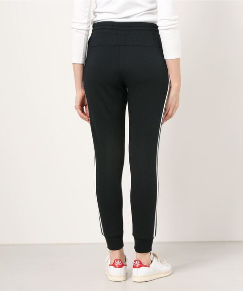 adidas（アディダス）の「エッセンシャルズ フレンチテリー 3ストライプス パンツ [Essentials French Terry 3-Stripes Pants] アディダス（スウェットパンツ・レディース・ブラック×ホワイト/ヘザーグレー・SMALL/MEDIUM/LARGE/X-LARGE/XX-LARGE）」の4枚目の写真