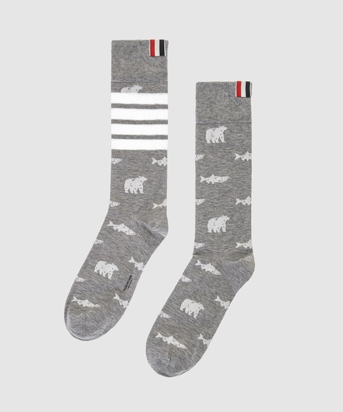 THOM BROWNE(トムブラウン)の「BEAR AND SALMON HALF DROP INTARSIA MID CALF SOCKS IN COTTON W/ 4 BAR STRIPE(ソックス/靴下・メンズ・ネイビー/グレー・ONE SIZE)」の2枚目の写真