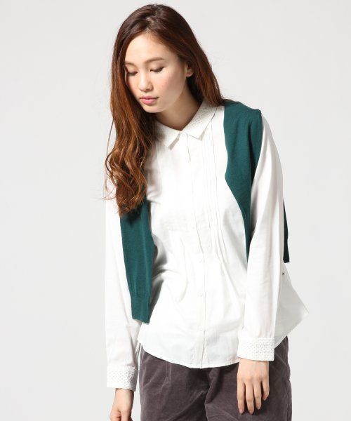 GLOBAL WORK（グローバルワーク）の「レースエリピンタックシャツ長袖/549624（シャツ/ブラウス・レディース・ホワイト/ブルー/ホワイト系その他/その他/ブルー系その他/ネイビー・LARGE/SMALL/MEDIUM）」の2枚目の写真