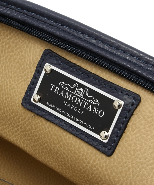 BEAMS F(ビームスエフ)の「TRAMONTANO / ストラップミニクラッチ(クラッチバッグ・メンズ・ブラック/ダークブラウン/ネイビー・ONE SIZE)」の7枚目の写真