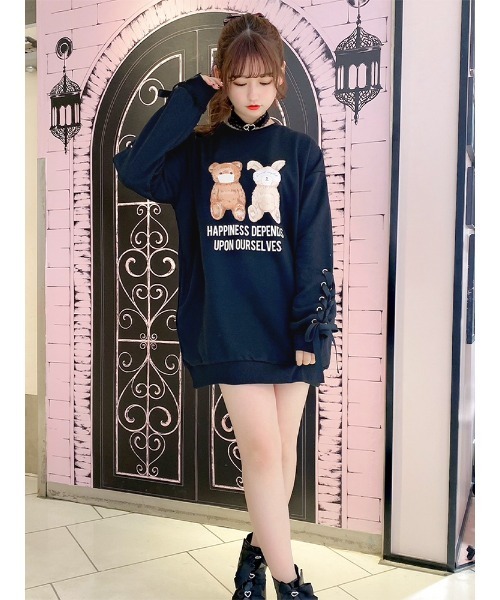 ROJITA（ロジータ）の「クマ＆ウサギPT裏毛BIGトレーナー