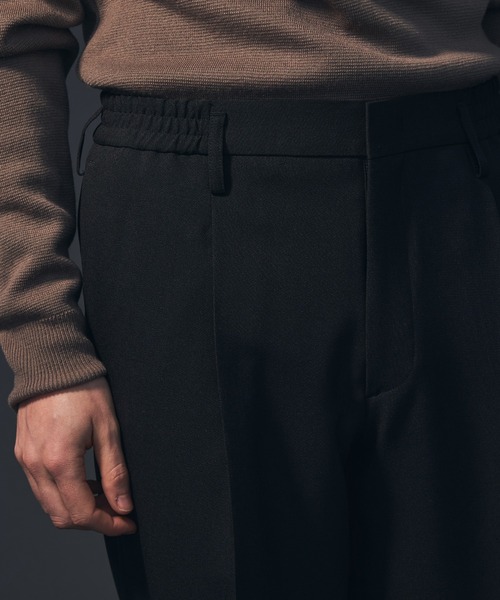 UNITED TOKYO(ユナイテッドトウキョウ)の「サイドゴムワイドスラックス(スラックス・メンズ・グレイッシュベージュ/ベージュ系その他7/オレンジ/ブラック/アイボリー/グリーン/マスタード/グレー/ベージュ/ブルー/カーキ/チャコールグレー・2/1/3)」の19枚目の写真