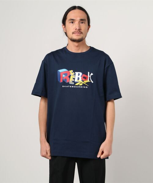 Reebok（リーボック）の「ブラックアイパッチ グラフィック T