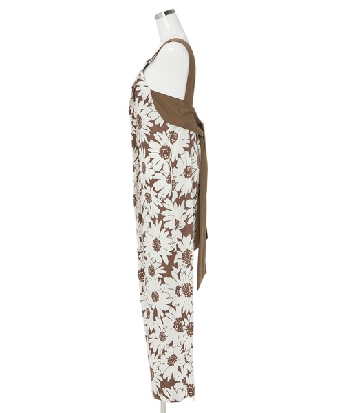 DRWCYS(ドロシーズ)の「フラワープリントバックリボンコンビネゾン(サロペット/オーバーオール・レディース・ブラック/ブラウン/レッド・SMALL/MEDIUM)」の4枚目の写真
