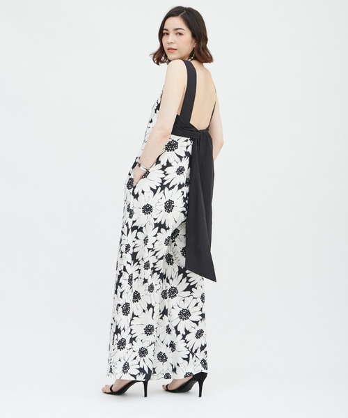 DRWCYS(ドロシーズ)の「フラワープリントバックリボンコンビネゾン(サロペット/オーバーオール・レディース・ブラック/ブラウン/レッド・SMALL/MEDIUM)」の5枚目の写真