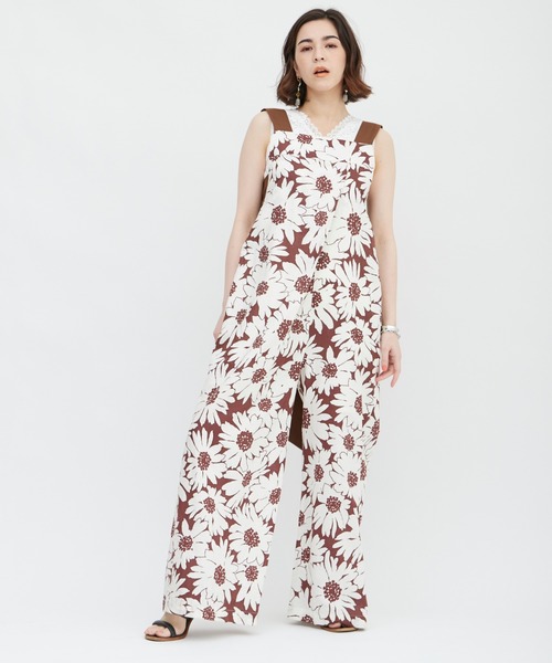 DRWCYS(ドロシーズ)の「フラワープリントバックリボンコンビネゾン(サロペット/オーバーオール・レディース・ブラック/ブラウン/レッド・SMALL/MEDIUM)」の9枚目の写真