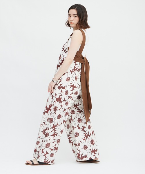 DRWCYS(ドロシーズ)の「フラワープリントバックリボンコンビネゾン(サロペット/オーバーオール・レディース・ブラック/ブラウン/レッド・SMALL/MEDIUM)」の20枚目の写真