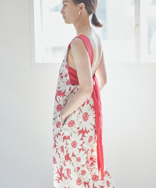 DRWCYS(ドロシーズ)の「フラワープリントバックリボンコンビネゾン(サロペット/オーバーオール・レディース・ブラック/ブラウン/レッド・SMALL/MEDIUM)」の10枚目の写真