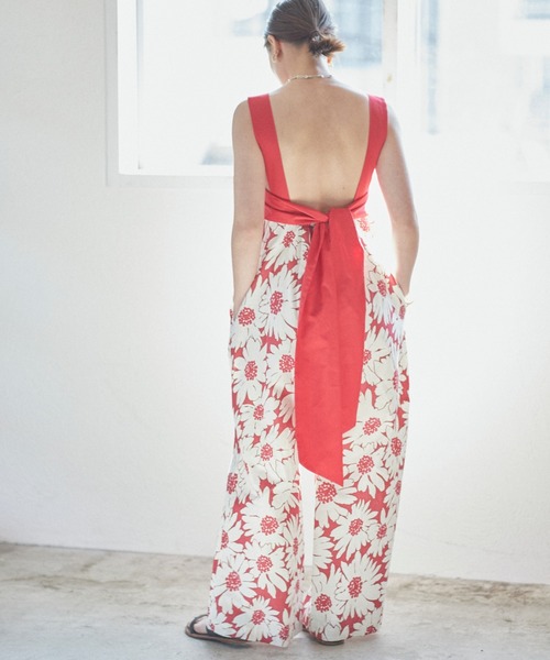 DRWCYS(ドロシーズ)の「フラワープリントバックリボンコンビネゾン(サロペット/オーバーオール・レディース・ブラック/ブラウン/レッド・SMALL/MEDIUM)」の17枚目の写真