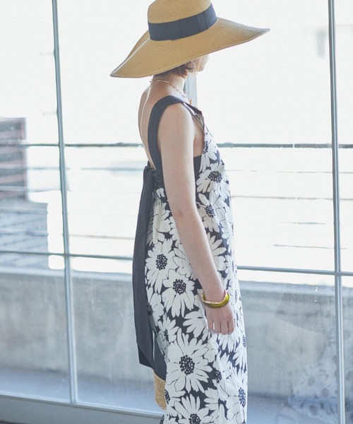 DRWCYS(ドロシーズ)の「フラワープリントバックリボンコンビネゾン(サロペット/オーバーオール・レディース・ブラック/ブラウン/レッド・SMALL/MEDIUM)」の21枚目の写真