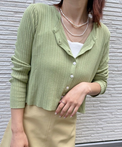 at12:03(アットイチニーゼロサン)の「【カラバリ豊富】デイリーリブカーディガン(カーディガン/ボレロ・レディース・ホワイト/ブラック/サックスブルー/ピンク/グリーン・FREE)」の3枚目の写真