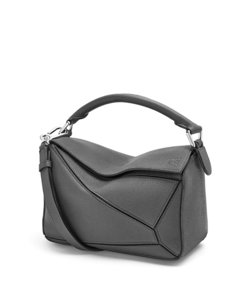 LOEWE（ロエベ）の「パズルバッグ スモール (ソフトグレイン