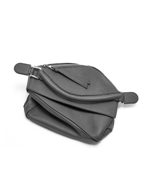 LOEWE（ロエベ）の「パズルバッグ スモール (ソフトグレイン