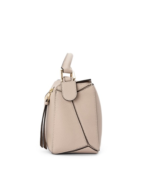 LOEWE（ロエベ）の「パズルバッグ スモール (ソフトグレインカーフ)（ハンドバッグ・レディース・ライトブラック/ライトブラウン/サンドベージュ・SMALL/ONE SIZE）」の13枚目の写真