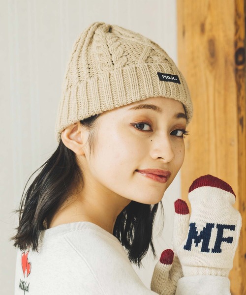MILKFED.(ミルクフェド)の「LOGO CABLE KNIT CAP(ニットキャップ/ビーニー・レディース・ブラック/ブラウン/グレー/ベージュ/レッド・ONE SIZE)」の4枚目の写真