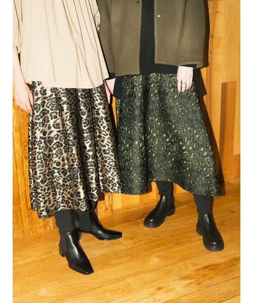 ELENDEEK（エレンディーク）の「ジャガードタックボリューム