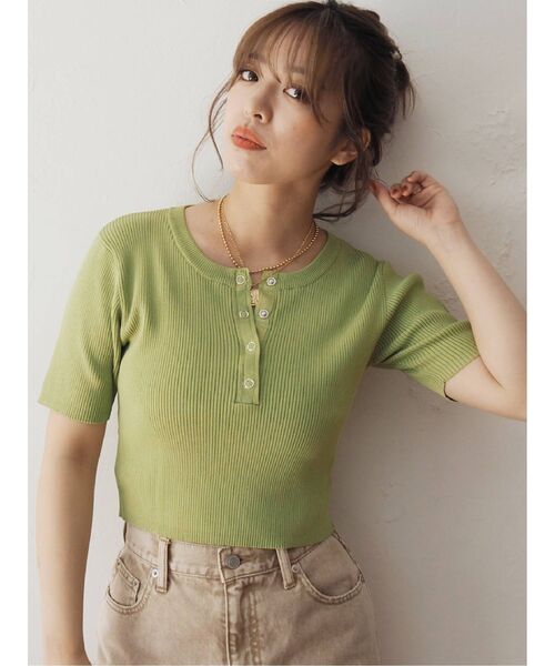 EVRIS（エヴリス）の「フロントヘンリーリブニットトップス（ニット/セーター・レディース・ブラック/オレンジ/グリーン/アイボリー・FREE）」の17枚目の写真