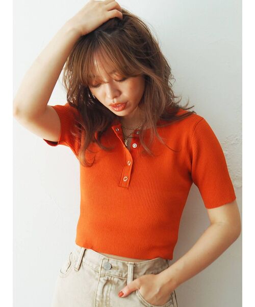 EVRIS（エヴリス）の「フロントヘンリーリブニットトップス（ニット/セーター・レディース・ブラック/オレンジ/グリーン/アイボリー・FREE）」の18枚目の写真