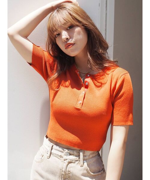 EVRIS（エヴリス）の「フロントヘンリーリブニットトップス（ニット/セーター・レディース・ブラック/オレンジ/グリーン/アイボリー・FREE）」の20枚目の写真