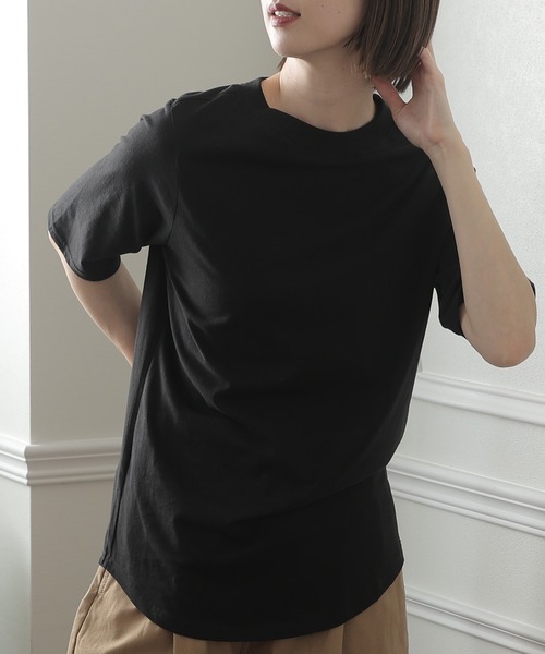 ElegChic(エレグシック)の「ハイネックコットンTシャツ(Tシャツ/カットソー・レディース・オフホワイト/モカ/ブラック/グレイッシュベージュ・M/XXL/XL/4L/L)」の3枚目の写真