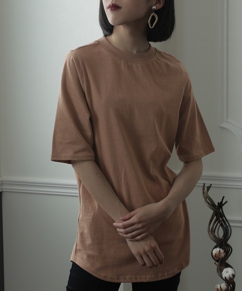 ElegChic(エレグシック)の「ハイネックコットンTシャツ(Tシャツ/カットソー・レディース・オフホワイト/モカ/ブラック/グレイッシュベージュ・M/XXL/XL/4L/L)」の1枚目の写真