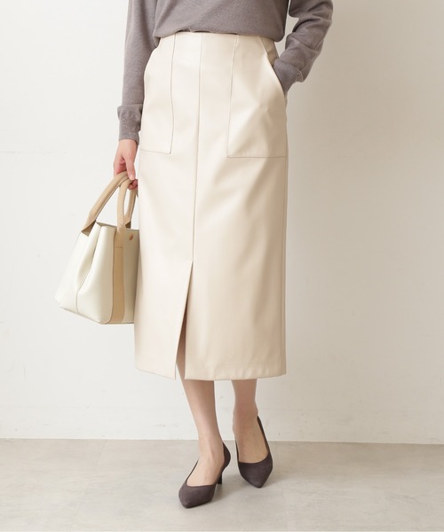 NATURAL BEAUTY BASIC(ナチュラルビューティーベーシック)の「フェイクレザーストレートスカート/0171220910(スカート・レディース・ブラック/ピンク/オフホワイト・SMALL/X-SMALL/MEDIUM)」の2枚目の写真
