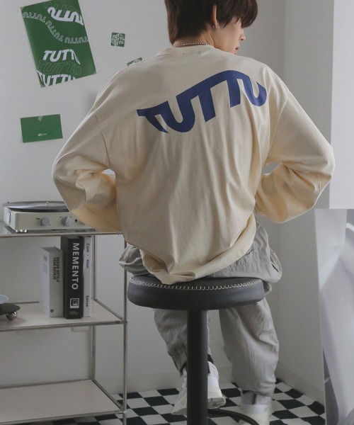 TUTTU（トゥトゥ）の「TUTTUオリジナルロゴ  ロングスリーブロンT（Tシャツ/カットソー・メンズ・ホワイト/ブラック/ダークグリーン/ブルー/アイボリー/ホワイト系その他/ブラック系その他/グレー系その他/グリーン系その他/ブルー系その他/チャコール/ホワイト系その他2/ホワイト系その他3/ホワイト系その他4/ホワイト系その他5/ホワイト系その他6/ホワイト系その他7/ブラック系その他2/グレー系その他2/グレー系その他3/グレー系その他4/グレー系その他5/グリーン系その他2/グリーン系その他3/ブルー系その他2・M/L）」の3枚目の写真