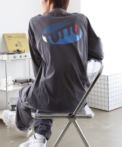 TUTTU（トゥトゥ）の「TUTTUオリジナルロゴ  ロングスリーブロンT（Tシャツ/カットソー・メンズ・ホワイト/ブラック/ダークグリーン/ブルー/アイボリー/ホワイト系その他/ブラック系その他/グレー系その他/グリーン系その他/ブルー系その他/チャコール/ホワイト系その他2/ホワイト系その他3/ホワイト系その他4/ホワイト系その他5/ホワイト系その他6/ホワイト系その他7/ブラック系その他2/グレー系その他2/グレー系その他3/グレー系その他4/グレー系その他5/グリーン系その他2/グリーン系その他3/ブルー系その他2・M/L）」の16枚目の写真