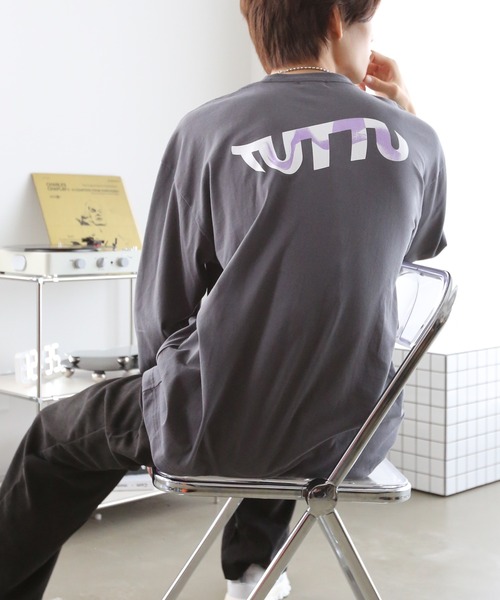 TUTTU（トゥトゥ）の「TUTTUオリジナルロゴ  ロングスリーブロンT（Tシャツ/カットソー・メンズ・ホワイト/ブラック/ダークグリーン/ブルー/アイボリー/ホワイト系その他/ブラック系その他/グレー系その他/グリーン系その他/ブルー系その他/チャコール/ホワイト系その他2/ホワイト系その他3/ホワイト系その他4/ホワイト系その他5/ホワイト系その他6/ホワイト系その他7/ブラック系その他2/グレー系その他2/グレー系その他3/グレー系その他4/グレー系その他5/グリーン系その他2/グリーン系その他3/ブルー系その他2・M/L）」の17枚目の写真
