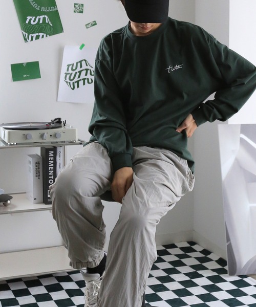 TUTTU（トゥトゥ）の「TUTTUオリジナルロゴ  ロングスリーブロンT（Tシャツ/カットソー・メンズ・ホワイト/ブラック/ダークグリーン/ブルー/アイボリー/ホワイト系その他/ブラック系その他/グレー系その他/グリーン系その他/ブルー系その他/チャコール/ホワイト系その他2/ホワイト系その他3/ホワイト系その他4/ホワイト系その他5/ホワイト系その他6/ホワイト系その他7/ブラック系その他2/グレー系その他2/グレー系その他3/グレー系その他4/グレー系その他5/グリーン系その他2/グリーン系その他3/ブルー系その他2・M/L）」の20枚目の写真
