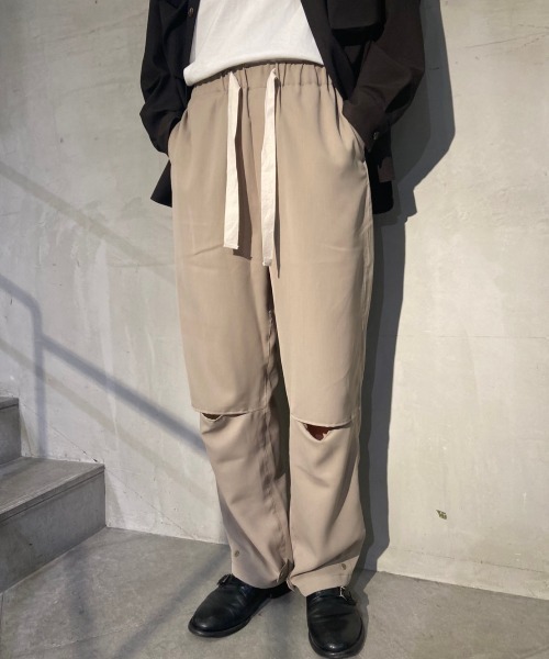 Toironier（トワロニエ）の「Toironier/トワロニエ/RELAX TWILL PANTS/リラックスツイルパンツ（その他パンツ・レディース・オリーブ/ベージュ・1/2）」の14枚目の写真