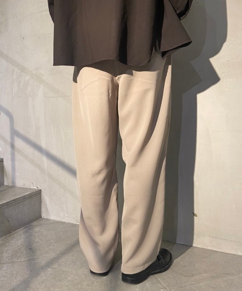 Toironier（トワロニエ）の「Toironier/トワロニエ/RELAX TWILL PANTS/リラックスツイルパンツ（その他パンツ・レディース・オリーブ/ベージュ・1/2）」の13枚目の写真