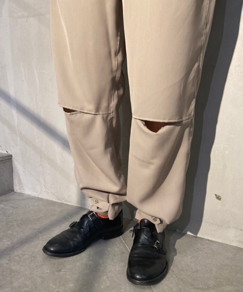 Toironier（トワロニエ）の「Toironier/トワロニエ/RELAX TWILL PANTS/リラックスツイルパンツ（その他パンツ・レディース・オリーブ/ベージュ・1/2）」の12枚目の写真