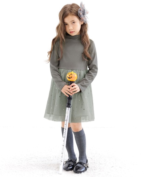 Bee des Bee（ビーデスビー）の「長袖ワンピース（ワンピース・キッズ・ブラック×ブラック/ライトベージュ/チャコールグレー・110cm/100cm/120cm/130cm/140cm/150cm）」の11枚目の写真