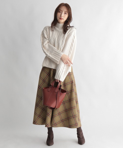 Andemiu（アンデミュウ）の「ケーブルガラタートルニット239176（ニット/セーター・レディース・ブラウン/オフホワイト/グリーン/ラベンダー・FREE）」の21枚目の写真