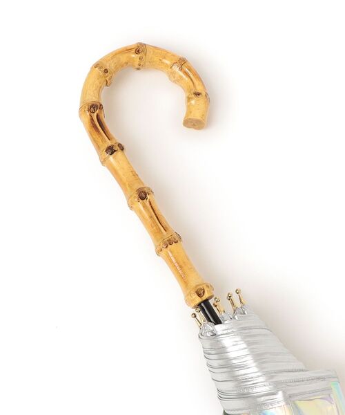 SHIPS（シップス）の「Wpc.:パイピングシャイニー バンブービニール傘（長傘・レディース・シルバー・ONE SIZE）」の5枚目の写真