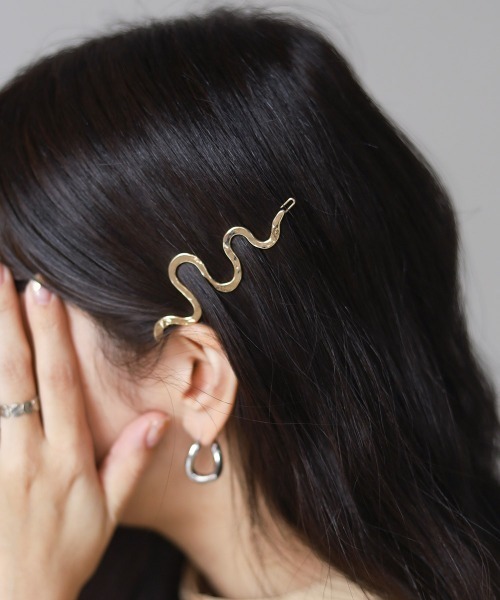 Bab（バブ）の「ウェーブデザインメタルバレッタ（バレッタ/ヘアクリップ・レディース・シルバー/ゴールド・ONESIZE）」の9枚目の写真