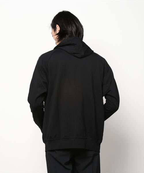 1 piu 1 uguale 3(ウノピゥウノウグァーレトレ)の「【別注】1piu1 uguale3/ウノ ピゥ ウノ ウグァーレ トレ/PK(パーカー・メンズ・ブラック・4/5)」の3枚目の写真