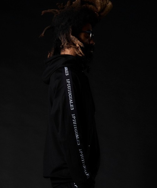 1 piu 1 uguale 3(ウノピゥウノウグァーレトレ)の「【別注】1piu1 uguale3/ウノ ピゥ ウノ ウグァーレ トレ/PK(パーカー・メンズ・ブラック・4/5)」の6枚目の写真