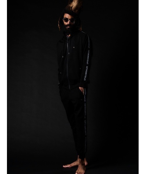 1 piu 1 uguale 3(ウノピゥウノウグァーレトレ)の「【別注】1piu1 uguale3/ウノ ピゥ ウノ ウグァーレ トレ/PK(パーカー・メンズ・ブラック・4/5)」の8枚目の写真