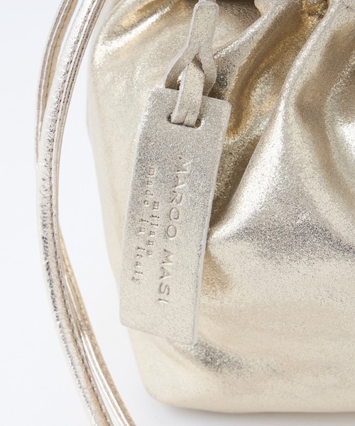 marco masi（マルコマージ）の「MARCO MASI/マルコマージ　メタリックギャザーショルダーバッグ（ショルダーバッグ・レディース・ゴールド・FREE）」の19枚目の写真