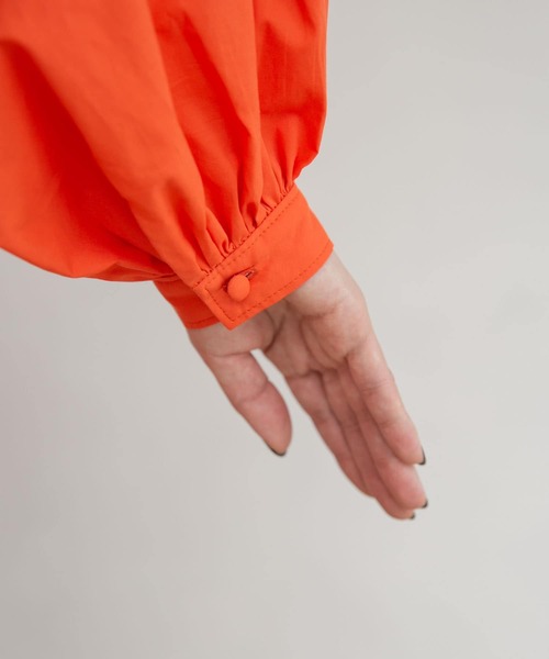 UR Lab.（アーバンリサーチラボ）の「スタンドカラーボタンブラウス（シャツ/ブラウス・レディース・スミクロ/ホワイト/オレンジ・FREE）」の9枚目の写真