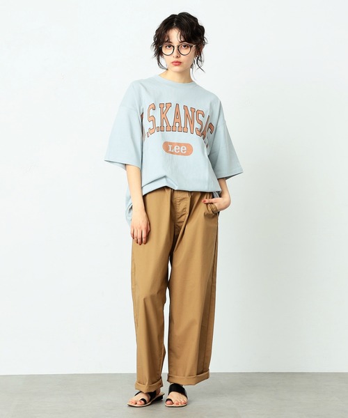 Lee（リー）の「COLLEGE PRINT       H/S TEE（Tシャツ/カットソー・メンズ・ホワイト/ブルー系その他/グレイッシュベージュ・SMALL/MEDIUM）」の16枚目の写真