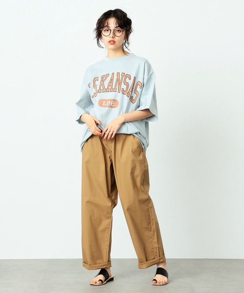 Lee（リー）の「COLLEGE PRINT       H/S TEE（Tシャツ/カットソー・メンズ・ホワイト/ブルー系その他/グレイッシュベージュ・SMALL/MEDIUM）」の18枚目の写真