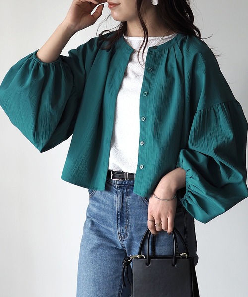 Riberry(リベリー)の「ボリューム袖ショートブラウス(シャツ/ブラウス・レディース・アイボリー/ベージュ/グリーン・MEDIUM)」の11枚目の写真